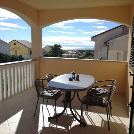 Apartman Dora Povljana Exterior foto